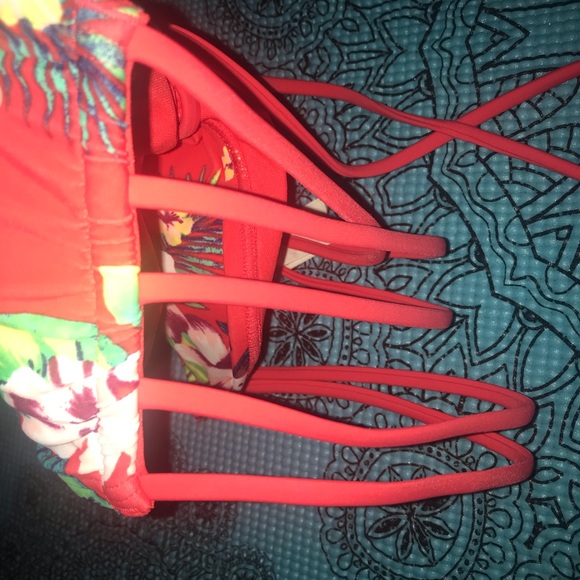 🦋 HOLLISTER TOP bathing suit ❤️🔥size L  NWT - Picture 6 of 6
